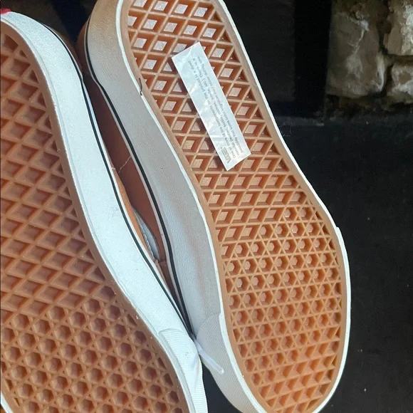 Vans tan High-Tops with White Laces - Picture 3 of 3